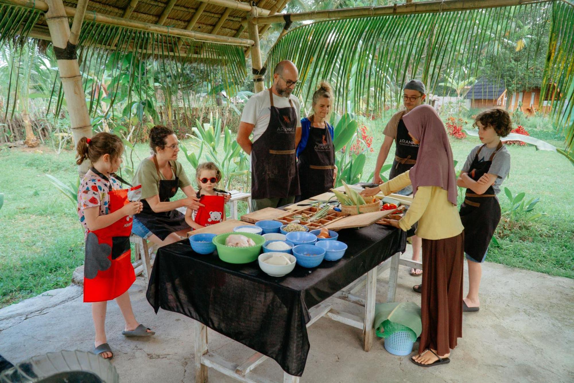 Aranka Tempasan Villa Sangyang ภายนอก รูปภาพ