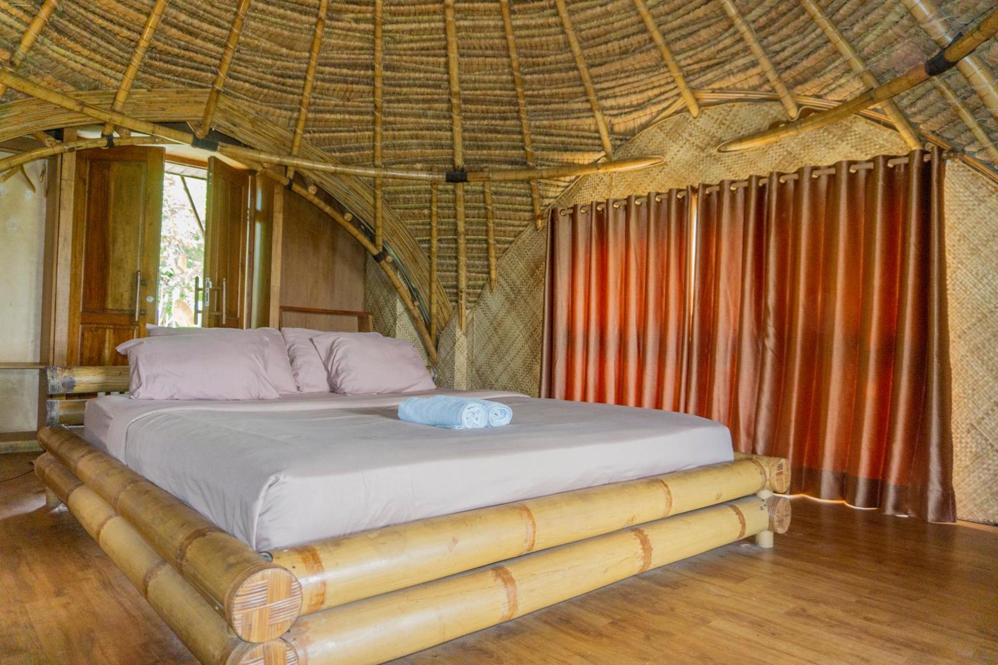 Aranka Tempasan Villa Sangyang ภายนอก รูปภาพ