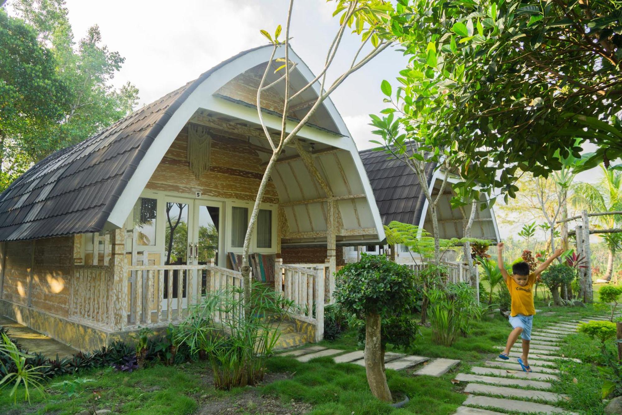 Aranka Tempasan Villa Sangyang ภายนอก รูปภาพ